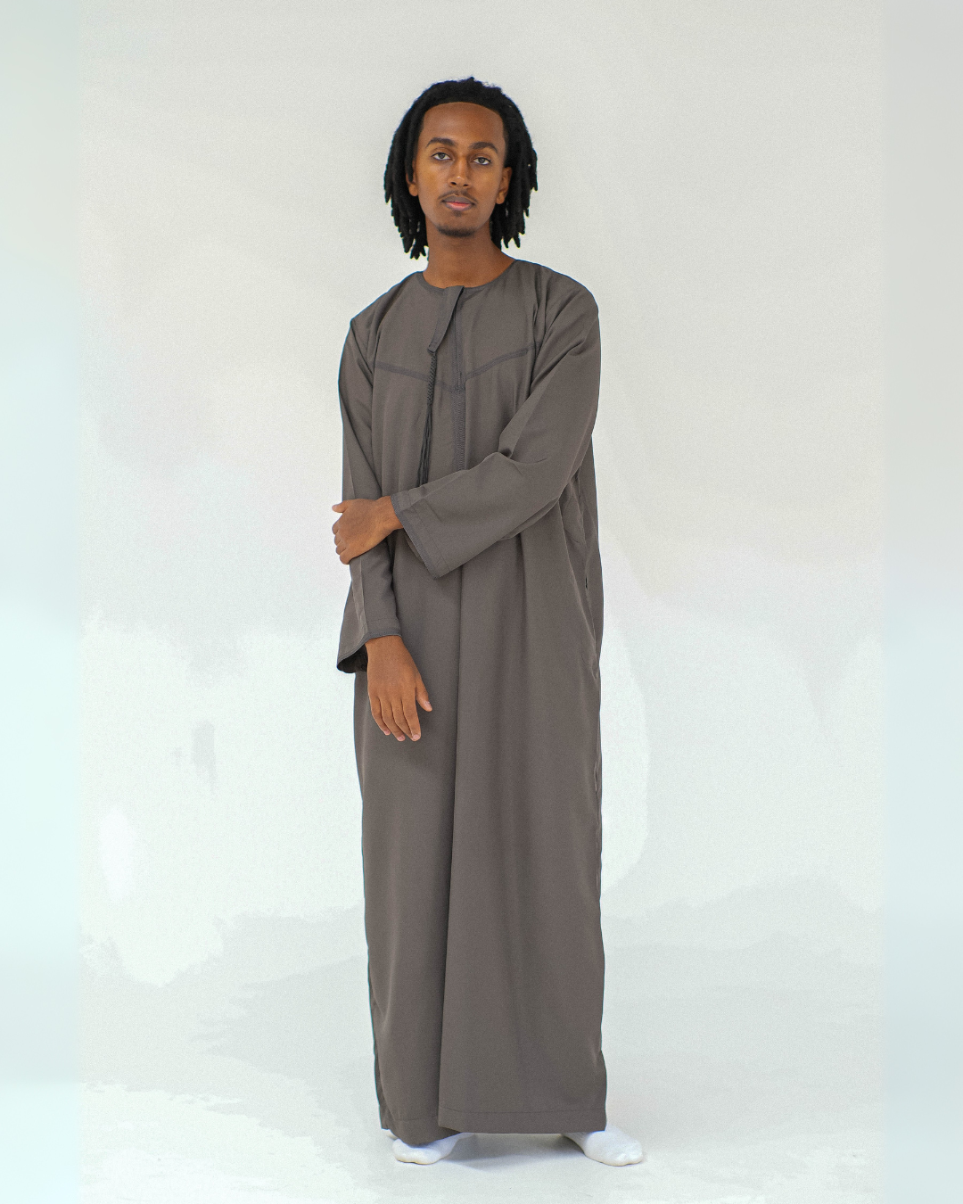 Adrees Omani Long Sleeve Thobe | Deep Brown