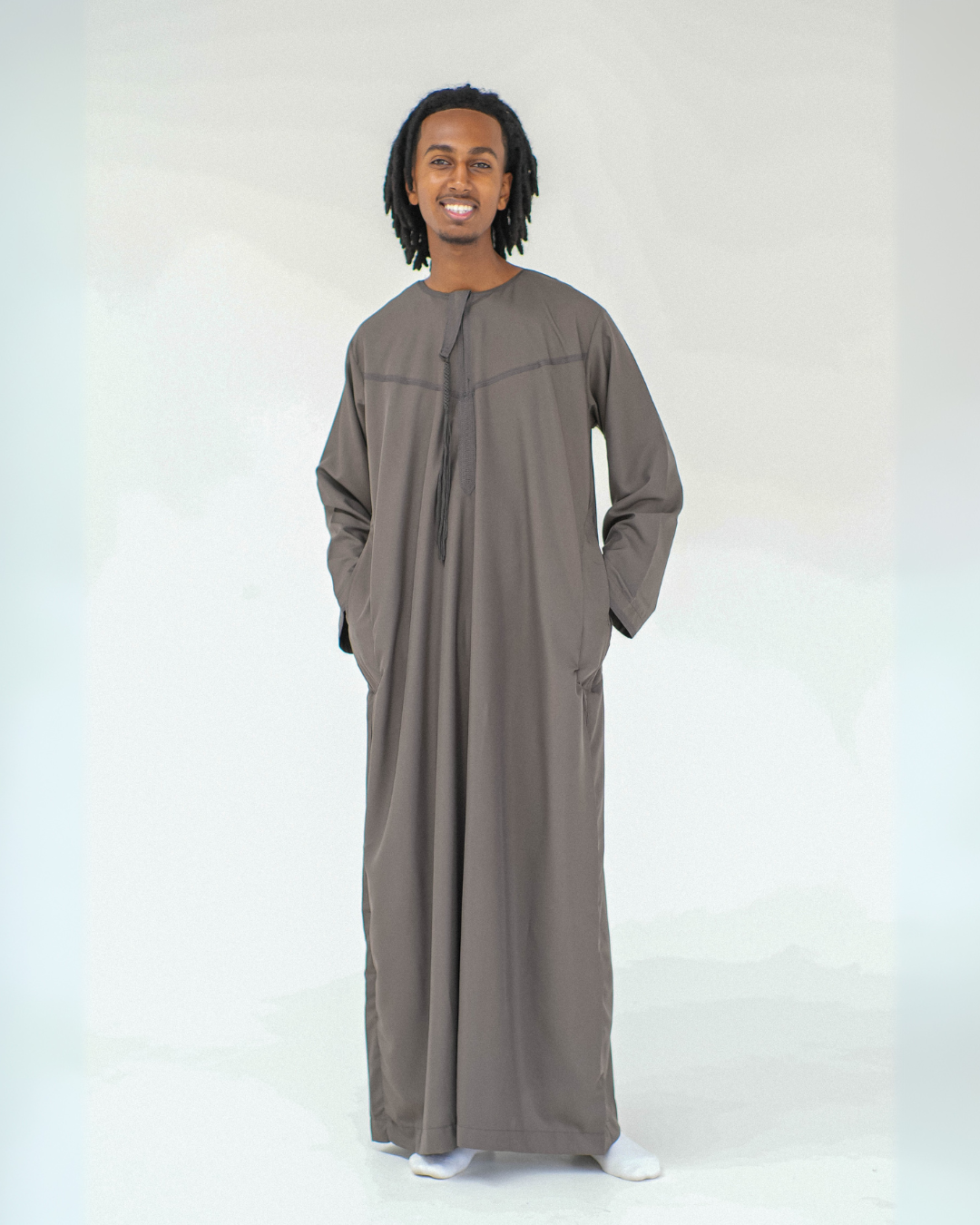 Adrees Omani Long Sleeve Thobe | Deep Brown